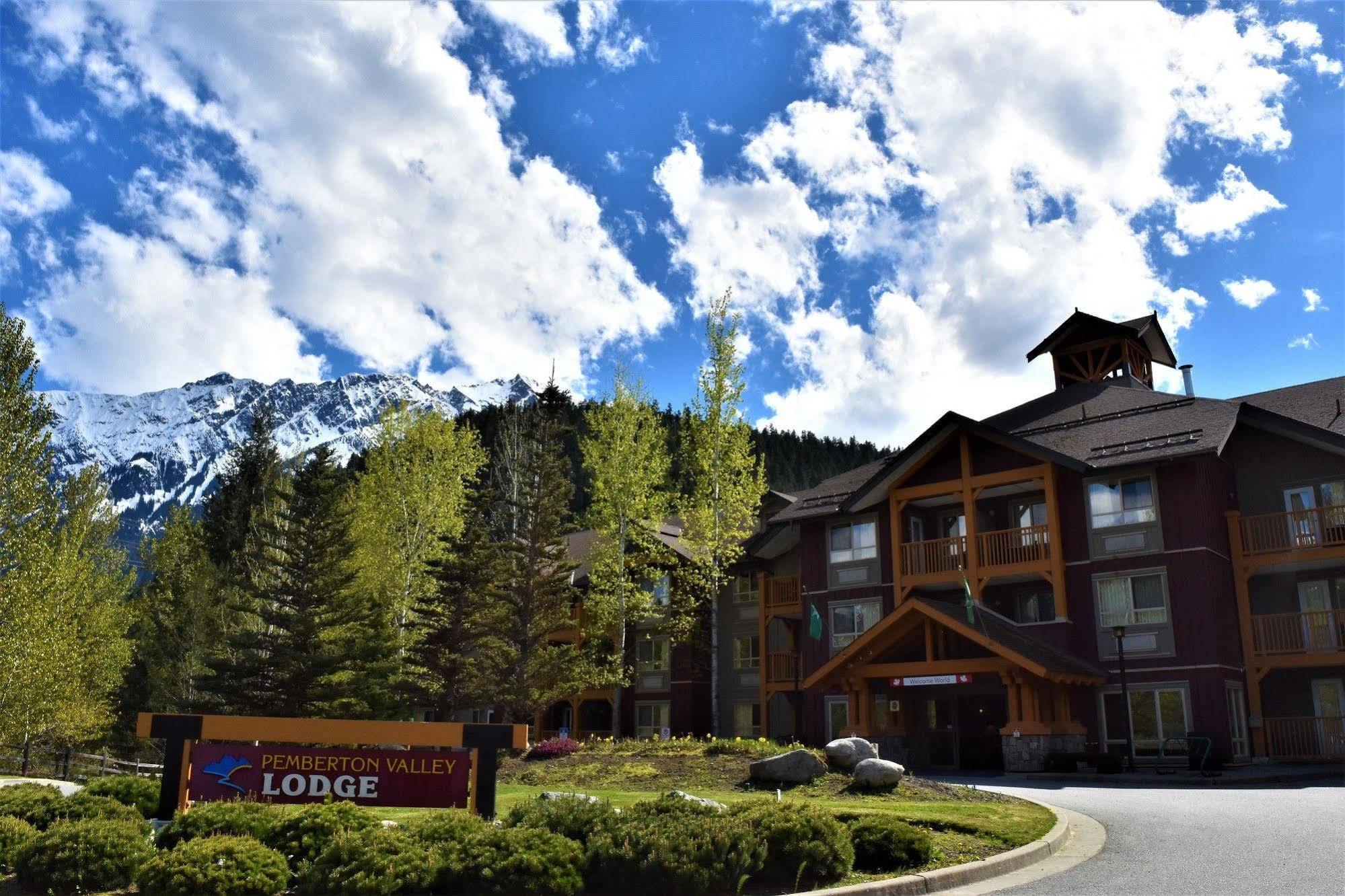 Pemberton Valley Lodge Exterior foto